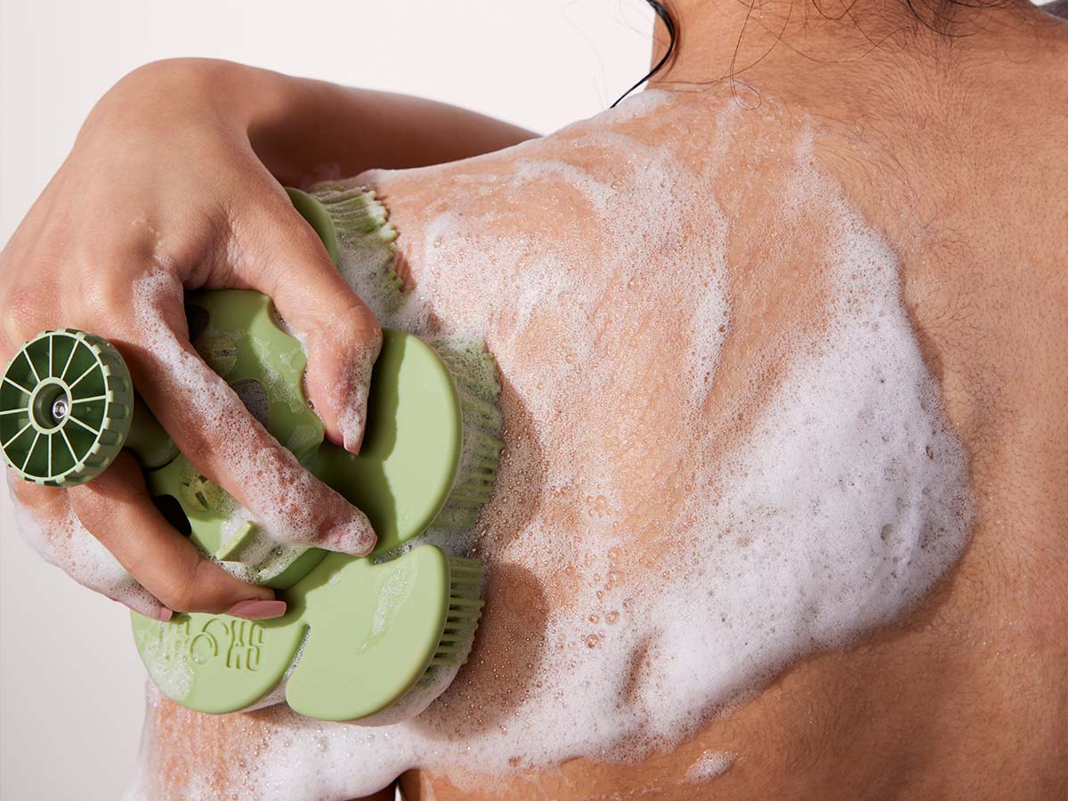 Smooshing Away Body Acne with Silicone Scrubber Benefits